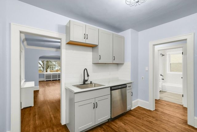 985 Charles Avenue, Saint Paul, MN 55104