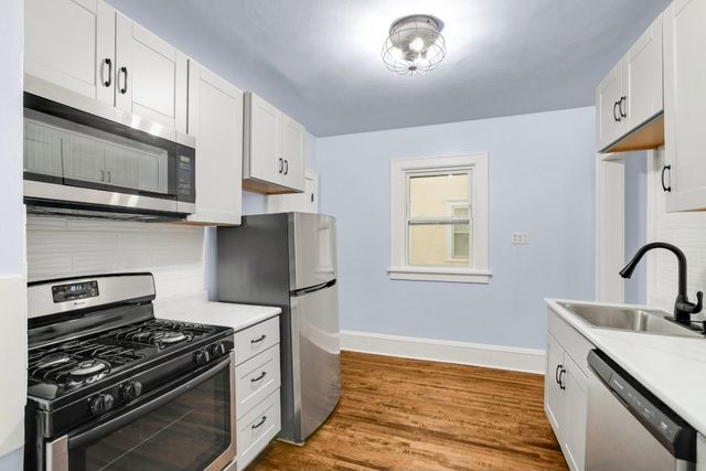 985 Charles Avenue, Saint Paul, MN 55104