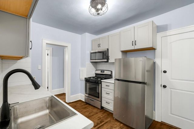 985 Charles Avenue, Saint Paul, MN 55104