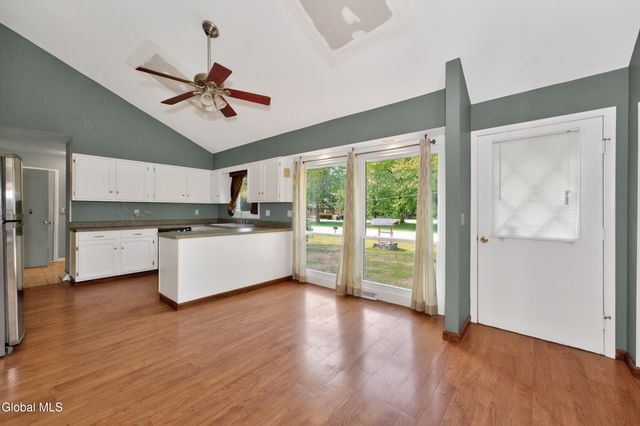 12 Maurice Lane, Clifton Park, NY 12065