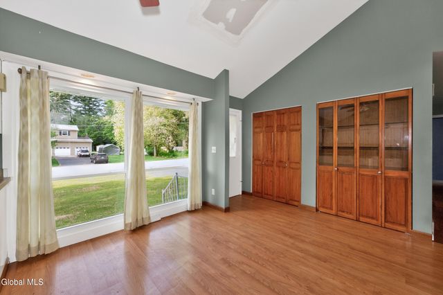 12 Maurice Lane, Clifton Park, NY 12065