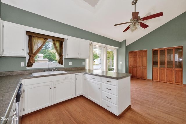 12 Maurice Lane, Clifton Park, NY 12065