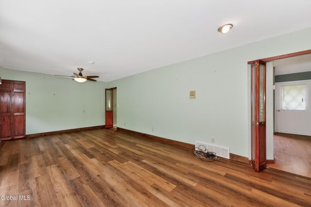 12 Maurice Lane, Clifton Park, NY 12065