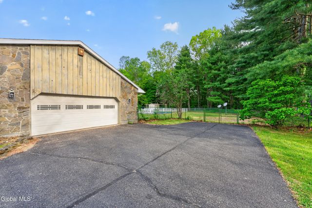 12 Maurice Lane, Clifton Park, NY 12065
