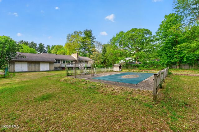 12 Maurice Lane, Clifton Park, NY 12065
