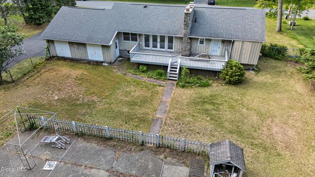 12 Maurice Lane, Clifton Park, NY 12065