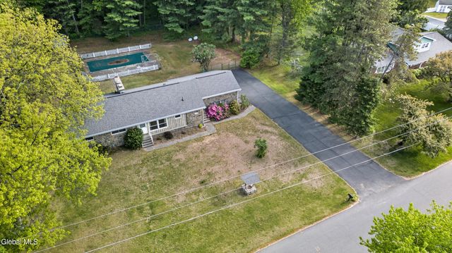 12 Maurice Lane, Clifton Park, NY 12065