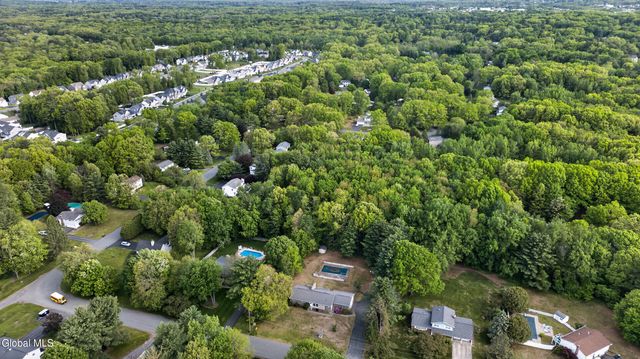12 Maurice Lane, Clifton Park, NY 12065