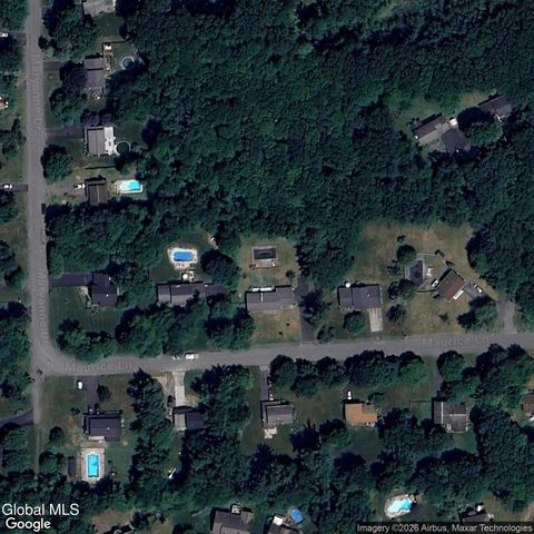 12 Maurice Lane, Clifton Park, NY 12065