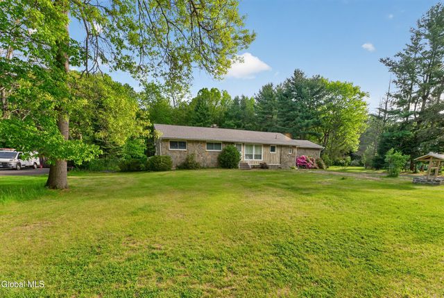 12 Maurice Lane, Clifton Park, NY 12065