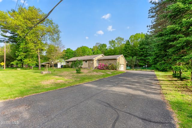 12 Maurice Lane, Clifton Park, NY 12065