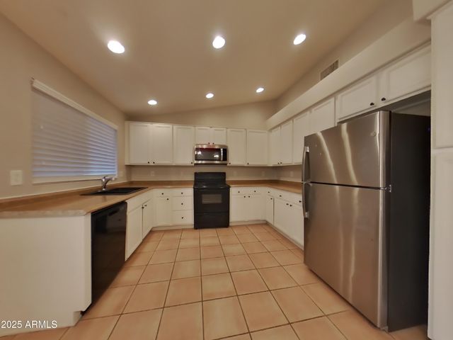 1411 W VILLA THERESA Drive, Phoenix, AZ 85023