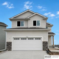 9305 Reynolds Street, Omaha, NE 68122