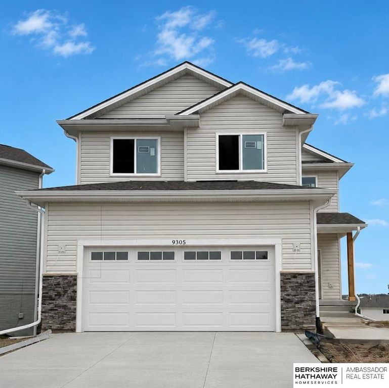 9305 Reynolds Street, Omaha, NE 68122