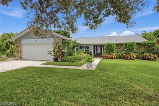 425 Pine Lake DR, Naples, FL 34112