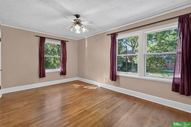 2012 N 52nd Street, Omaha, NE 68104