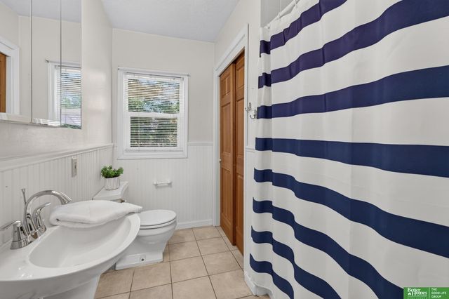 2012 N 52nd Street, Omaha, NE 68104