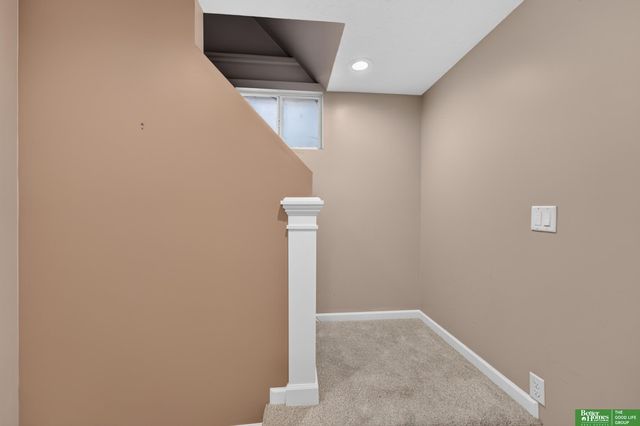 2012 N 52nd Street, Omaha, NE 68104