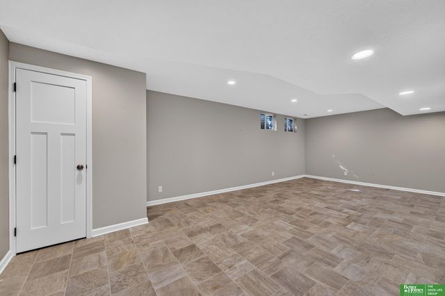 2012 N 52nd Street, Omaha, NE 68104