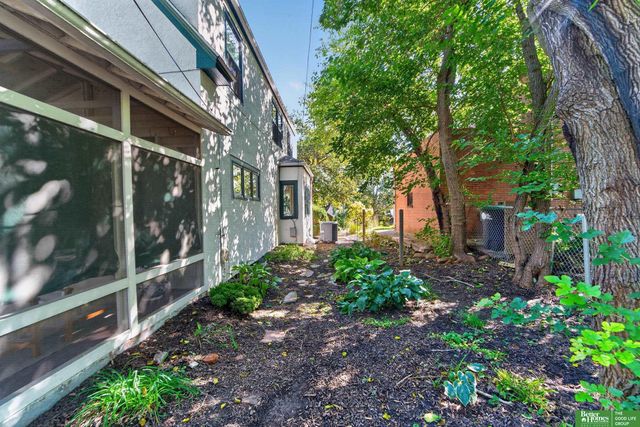 2012 N 52nd Street, Omaha, NE 68104
