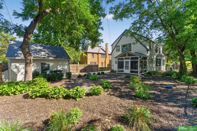 2012 N 52nd Street, Omaha, NE 68104