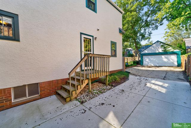 2012 N 52nd Street, Omaha, NE 68104
