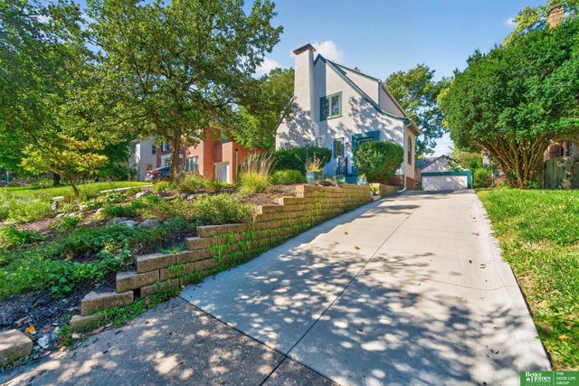 2012 N 52nd Street, Omaha, NE 68104
