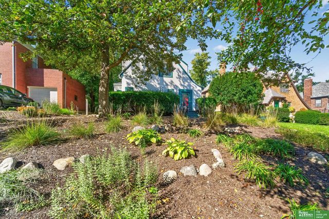 2012 N 52nd Street, Omaha, NE 68104