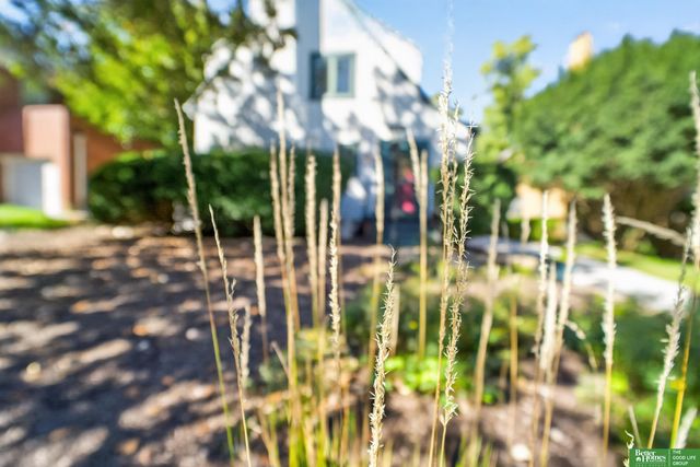 2012 N 52nd Street, Omaha, NE 68104
