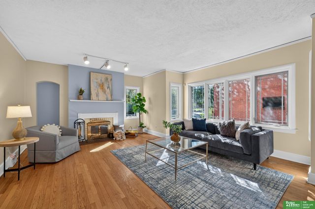 2012 N 52nd Street, Omaha, NE 68104
