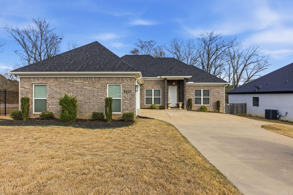 3107 Johnswood Village Drive, Bryant, AR 72022