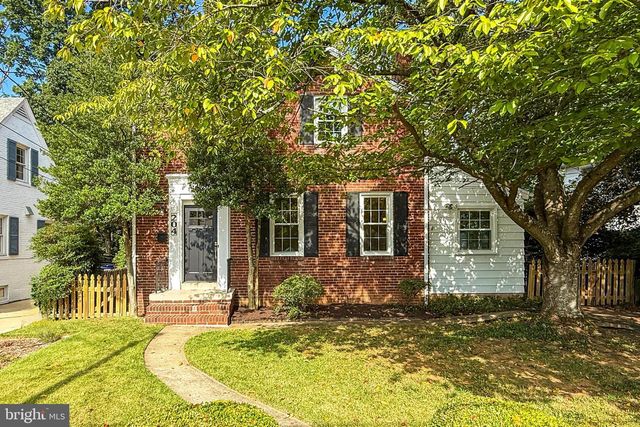 204 S ABINGDON ST, Arlington, VA 22204