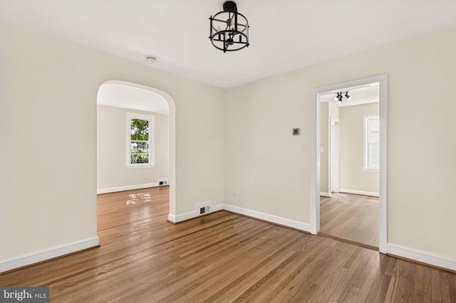 204 S ABINGDON ST, Arlington, VA 22204