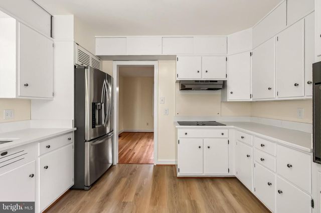 204 S ABINGDON ST, Arlington, VA 22204