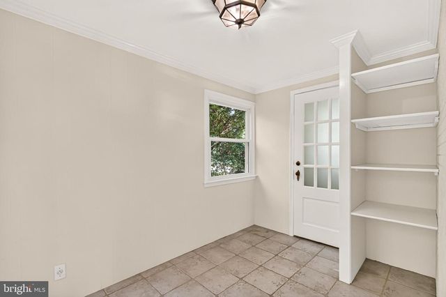 204 S ABINGDON ST, Arlington, VA 22204