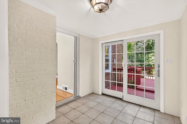 204 S ABINGDON ST, Arlington, VA 22204