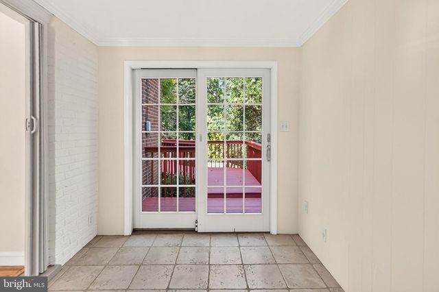 204 S ABINGDON ST, Arlington, VA 22204