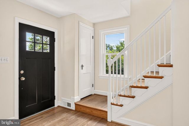 204 S ABINGDON ST, Arlington, VA 22204