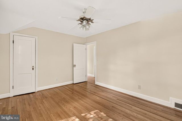 204 S ABINGDON ST, Arlington, VA 22204