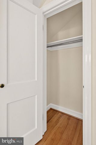 204 S ABINGDON ST, Arlington, VA 22204
