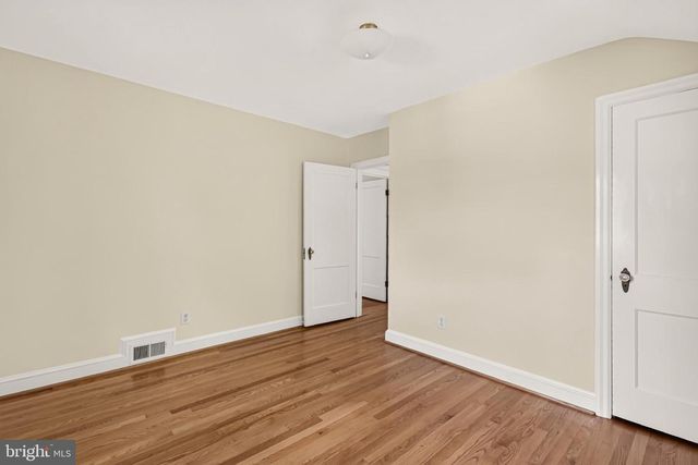 204 S ABINGDON ST, Arlington, VA 22204