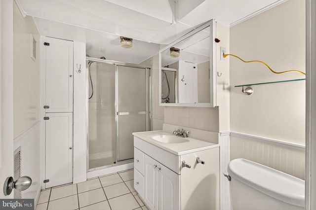 204 S ABINGDON ST, Arlington, VA 22204