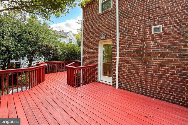 204 S ABINGDON ST, Arlington, VA 22204