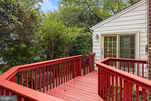 204 S ABINGDON ST, Arlington, VA 22204