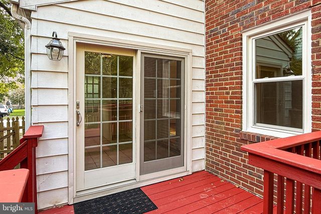 204 S ABINGDON ST, Arlington, VA 22204