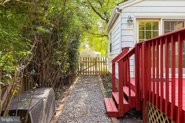 204 S ABINGDON ST, Arlington, VA 22204