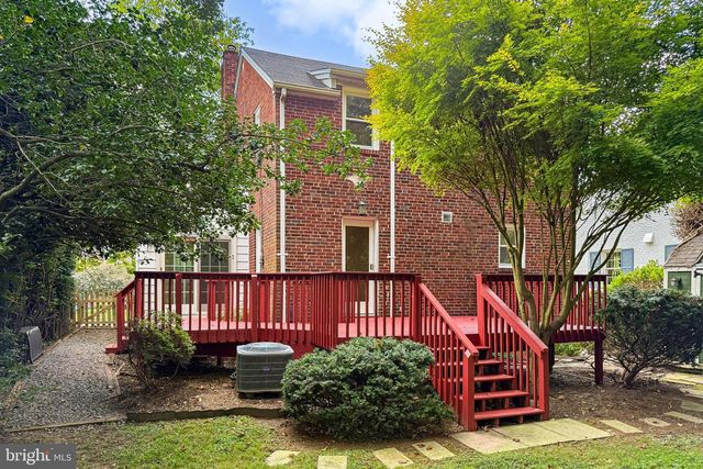 204 S ABINGDON ST, Arlington, VA 22204