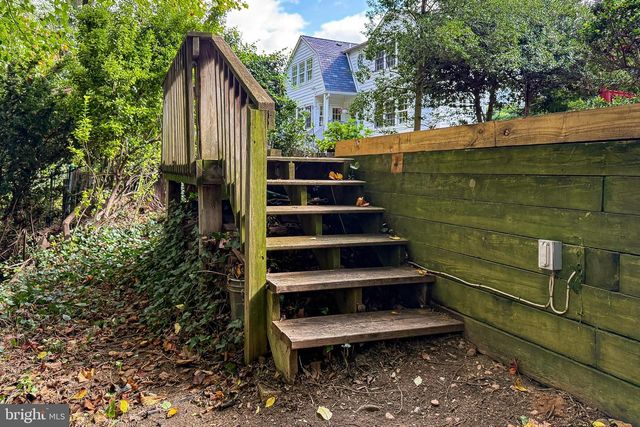 204 S ABINGDON ST, Arlington, VA 22204