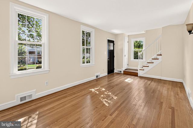 204 S ABINGDON ST, Arlington, VA 22204