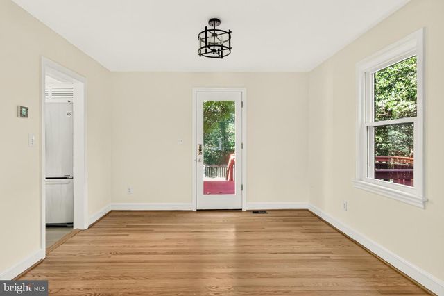 204 S ABINGDON ST, Arlington, VA 22204